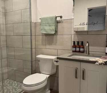 Italian Village House | Jungle Jive by Jungle House Walk to High Street Downtown & Short North 5 800 Reviews Free Parking Near Convention Center Nationwide Arena & Ohio State