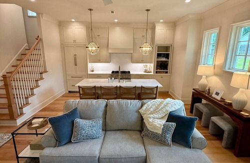 Pickwood House | King & Queen- All 5 Units