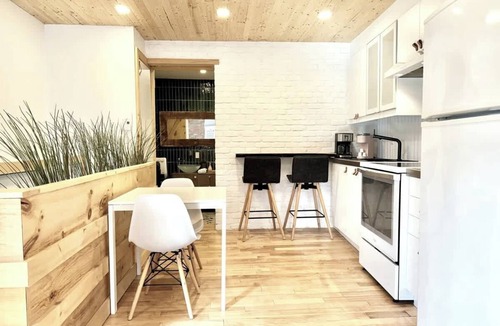 Boischatel Apartment | L'Escapade Champlain 2 Min Falls Free Parking
