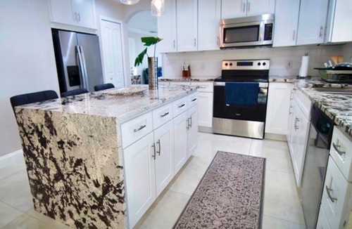 Dover Shores West House | Lakefront House w/Pool near Downtown Orlando. Spacious 4-Bedroom 3 Full Bath