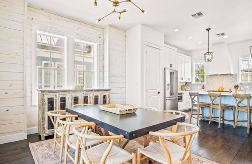 Cinnamon Shore House | Lakefront Stunner w/Outdoor & Indoor Games+Gorgeous Interiors & Amenities