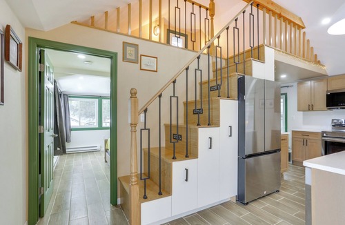 West Milford House | Lakeside Charm! Updated Home Near Mtn Creek Resort