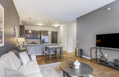 Minnetonka Apartment | Landing at Overlook on the Creek - 1 Bedroom in Downtown Minnetonka
