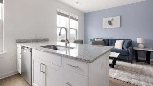 Rome Apartment | Landing Chic 1BD Gym Pool