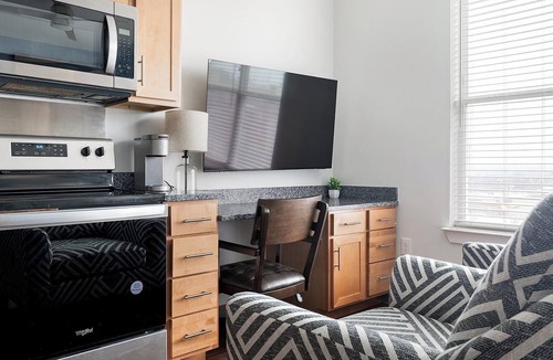 Five Points South Apartment | Landing | Chic Studio, Yoga Studio, Pool