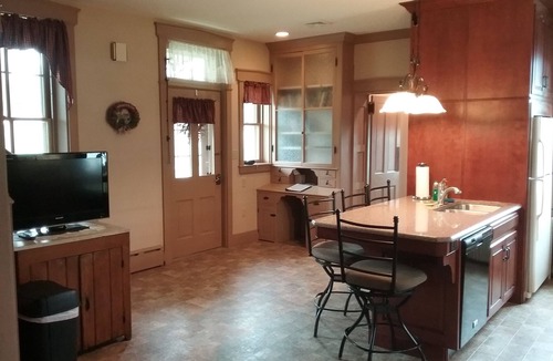 Ronks House | Large Brick Farmhouse located close to Lancaster County Attractions