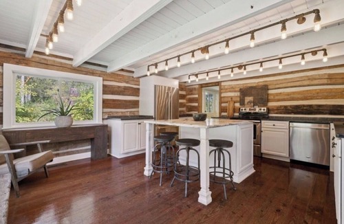 Franklin Cabin | Leipers Rustic Chic Historic Franklin Retreat in heart of Leipers Fork