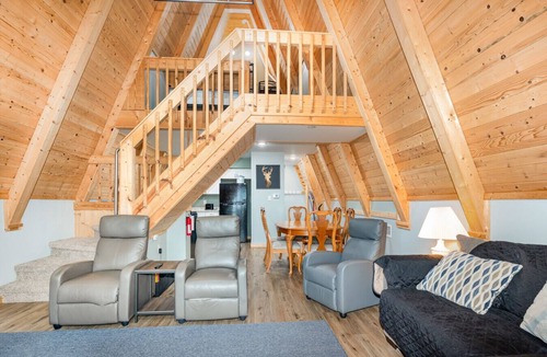 Au Gres Apartment | Life’s a Hoot A-Frame Cabin