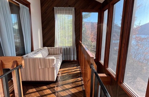 Huddleston House | LITERALLY step from the house, onto the deck, onto the dock! PET FRIENDLY! Come Visit "Hope's Retre