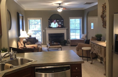 Hoover House | Lovely 4 bedroomTownhome - central to RTJ Golf and Hoover Met