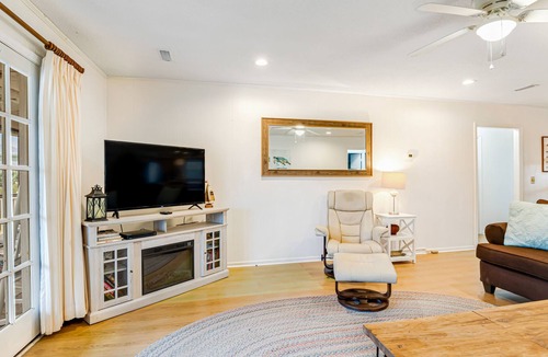 Edisto Island House | Lovely House Across Street From Beach w/ Lagoon Views + 2 Dogs Okay