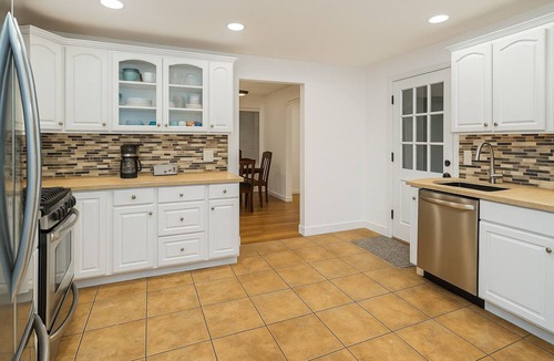 Lower Queen Anne Hotel | Lower Queen Anne Townhome