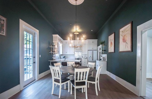 Brooksville House | LULU Street Retreat-Historic Home in Brooksville 12 miles from Cabot Farms Golf