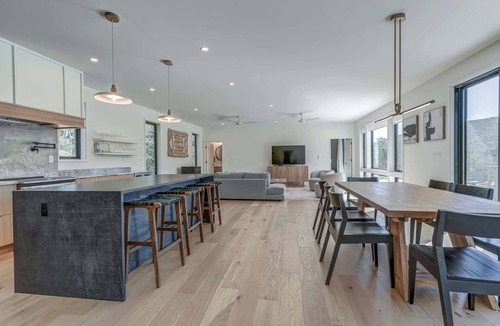 Afton House | Luxe Blue Ridge Retreat w/Hot Tub, EV Charger