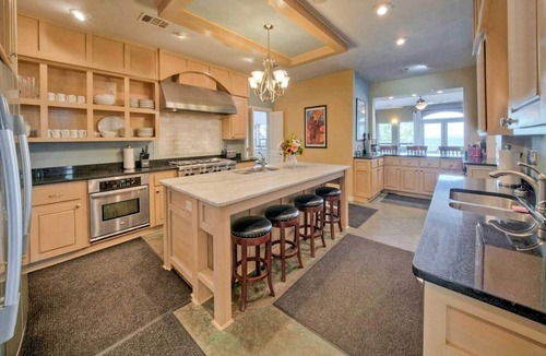 Buchanan Dam House | Luxurious Lakefront Estate: Spectacular Views and 600-ft Private Jetty & Boat Ramp