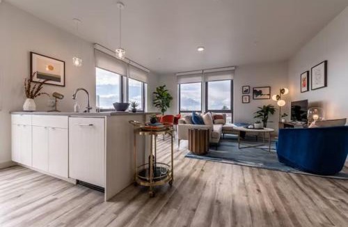 Lower Queen Anne Apartment | Luxury 1bd 1bath city view Space needle