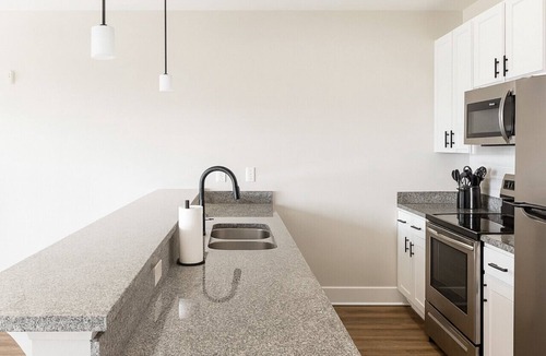 Glen Iris Apartment | 🏙 Luxury 2BR Condo | Steps from UAB Campus 5a