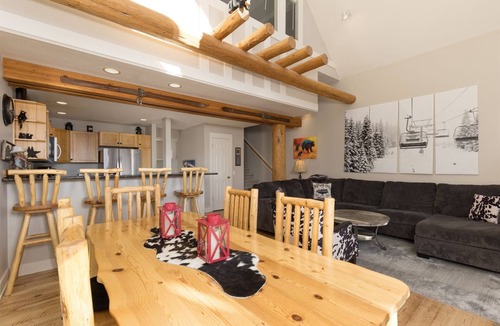 Saddle Ridge House | Luxury Moonlight Basin Townhome w/MT views, private hot tub, new bathrooms