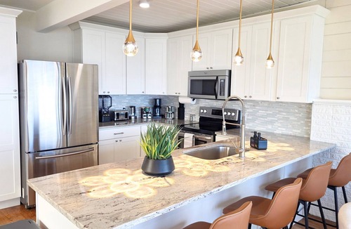 Alki House | Luxury Waterfront Living with Sweeping Bay & Mountain Views
