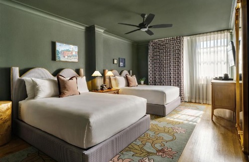Lower Queen Anne Hotel | MarQueen Hotel - NEWLY RENOVATED