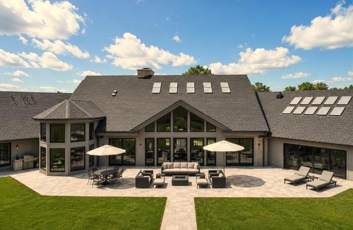 Wall House | Mattaccino by Rove Travel - Estate with Pool & Spa