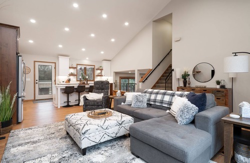 Minnetonka House | MINNeSTAY* Creekside Lodge | Nature