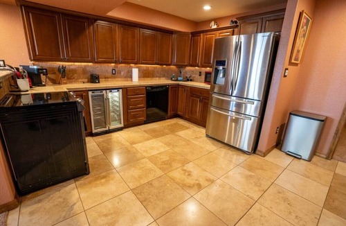 Colorado Springs Condo | Minutes from Everything | Hot Tub | Grill | Views | King Bed