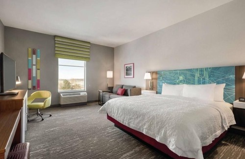 Brooklyn Park Hotel | Modern Accommodations Close to Sports, Trails, and Local Hot Spots!