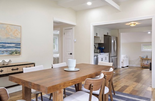 Hampton Bays House | Modern Hamptons Getaway: 5 minutes to the Beach and Restaurants!