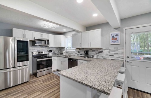 Tobyhanna House | Modern Poconos Central Cozy 5BR Home - Game Room