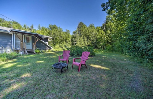 Ballston Spa Apartment | Modern Studio < 13 Mi to Saratoga Racetrack!