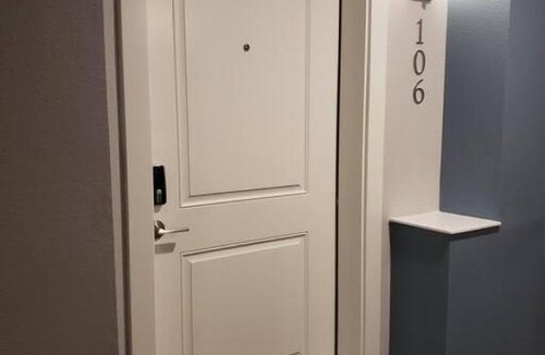 Colorado Springs Apartment | Monument Resort like amenities with King bd Qn bd Garage Fast WiFi Sleeps