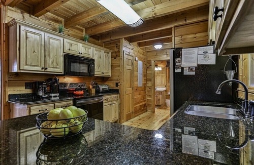 Ellijay Cabin | Moonlight Hideaway | Ellijay, GA