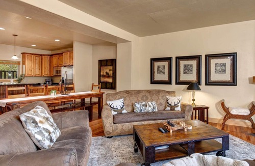 Bear Hollow Village House | Moose Mgmt at Bear Hollow 5531: King bed-Balcony w/Grill-Pvt Hot Tub-Pool