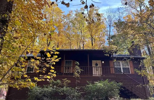 Linden House | #Mountain Escape#HotTub#Fireplace#PetsOK#near Skyline D&Wineries&BM Lodge