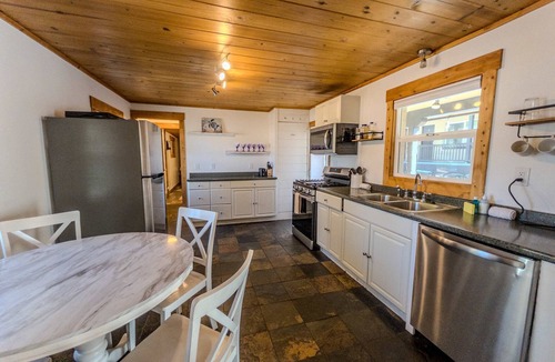 Kings Beach House | Mountain-side home base with fireplace, WiFi, full kitchen & patio with firepit