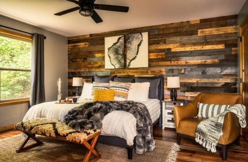 Chalet Village North Ski Chalet | Mountainside - New Luxury Cabin-Fire Table-Hot Tub-3 Pools-PS5-Bears