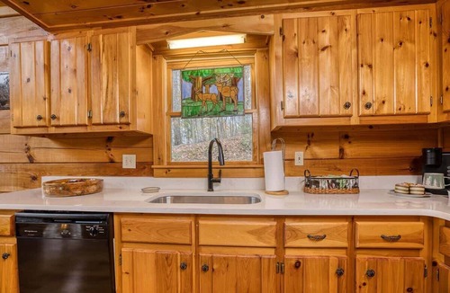 Morganton Cabin | Nature's Whisper- View, hot tub, fire pit, private