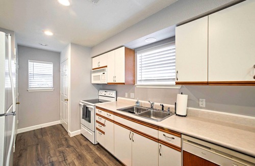 Branson Condo | Near Branson Landing/Sister Condo Very Close By!