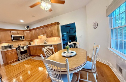 Mountainside House | NEW" Cozy pristine home in Union County NJ, Mins to NYC free coffee, Smart Tvs