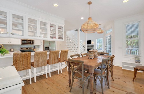 Saint Simons Island House | NEWLY RENOVATED! Immaculate Beach Cottage, Walk to Beaches, Restaurants, Shopping!