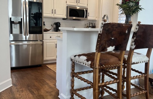 Greensboro Cottage | Newly Renovated, Beautifully Decorated, Lake Front in Reynolds