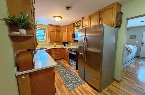 North Tonawanda House | Niagara Retreat btwn Niagara Falls and Buffalo, 3 bed/2bath, patio, arcade games