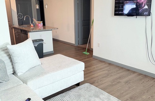 Cedar Hill Apartment | No-Judgment Zone - Relaxing Vibes & Prime Location