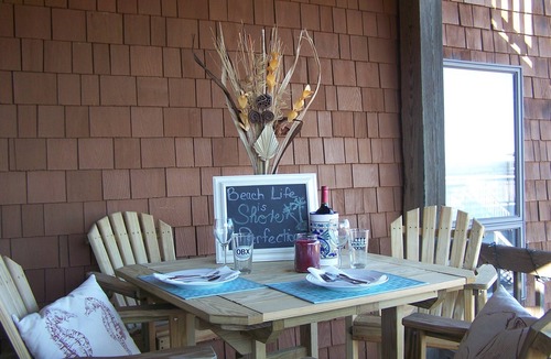 Duck Condo | Oceanfront in Duck. Perfect for a couple or small family! Updated March 2022!