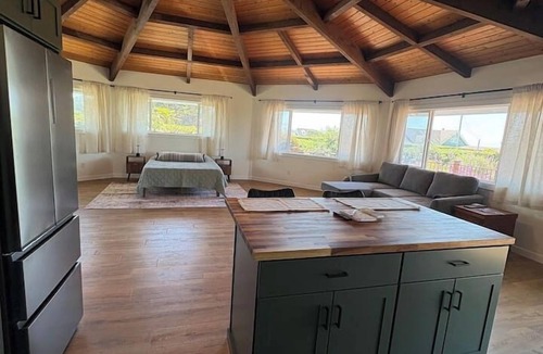 Smith River House | Oceanview Studio Retreat w/Private Beach Access