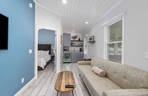 Saugatuck Cottage | One Bedroom Luxury Cottage at Downtown Saugatuck Resort