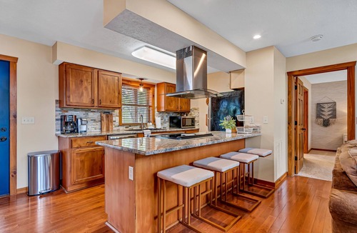 Indian Point Cabin | ONE Minute from Silver Dollar City! INDOOR Pool!