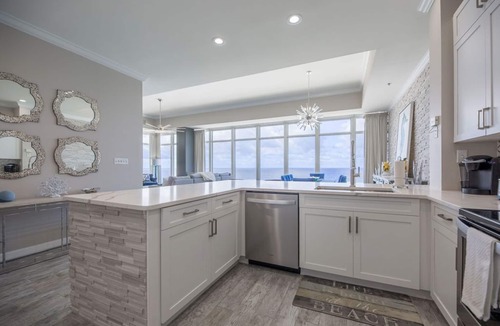 Thomas Drive Condo | OPEN May 30-6! AND July 6-11th! Penthouse, unbeatable views ALL 5 ⭐️ reviews