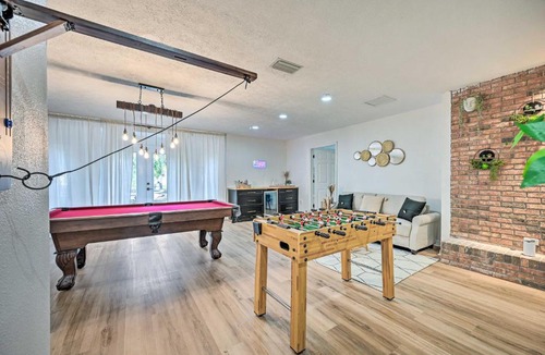 Limona Improvement House | Outdoor Oasis! Group Getaway w/Pool in Brandon